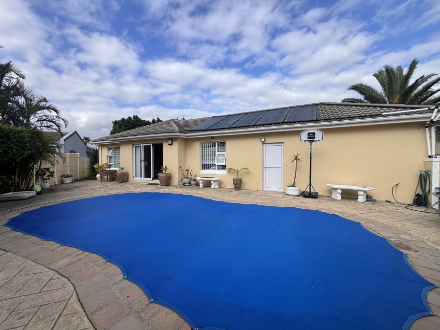 To Let 3 Bedroom Property for Rent in Sunningdale Western Cape